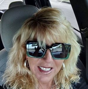 Meet your Posher, Brenda